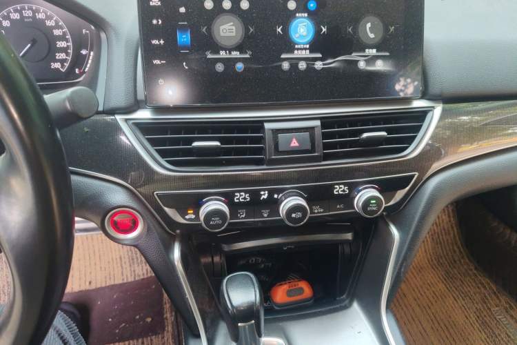 Used Honda Accord 2022 260TURBO Phantom Night · Prestige Edition Audio And AC Panel