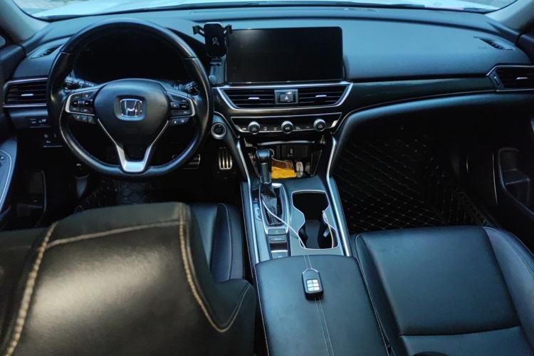 Used Honda Accord 2022 260TURBO Phantom Night · Prestige Edition Center Console