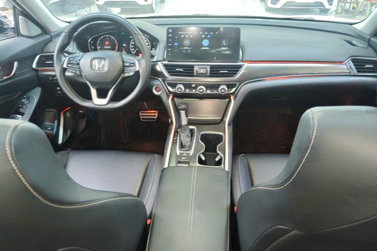 Used Honda Accord 2022 260TURBO Phantom Night · Prestige Edition Center Console