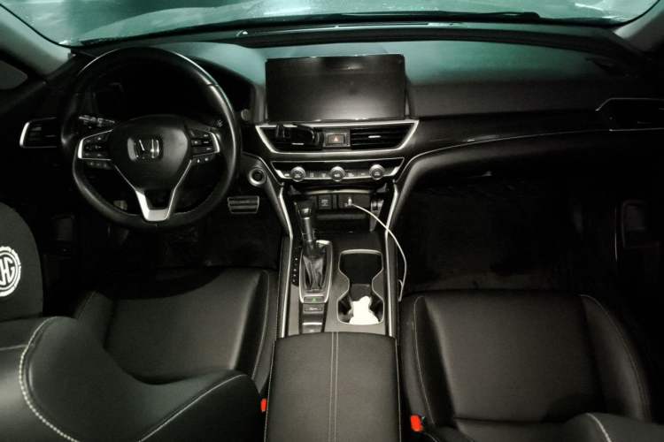 Used Honda Accord 2022 260TURBO Phantom Night · Prestige Edition Center Console