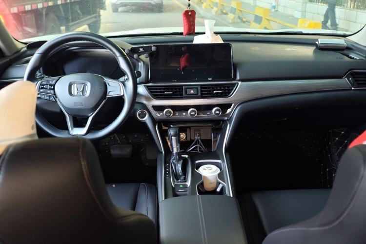 Used Honda Accord 2022 260TURBO Luxury Edition Center Console