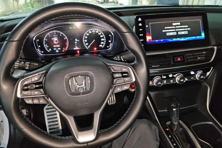 Used Honda Accord 2022 260TURBO Phantom Night · Prestige Edition Center Console