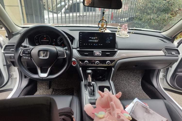 Used Honda Accord 2022 260TURBO Luxury Edition Center Console