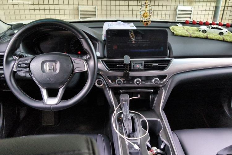 Used Honda Accord 2022 260TURBO Luxury Edition Center Console