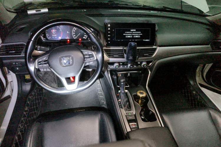 Used Honda Accord 2022 260TURBO Luxury Edition Center Console
