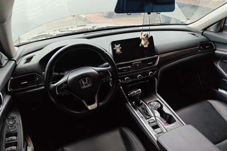Used Honda Accord 2022 260TURBO Phantom Night · Prestige Edition Center Console