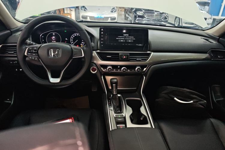 Used Honda Accord 2022 260TURBO Luxury Edition Center Console