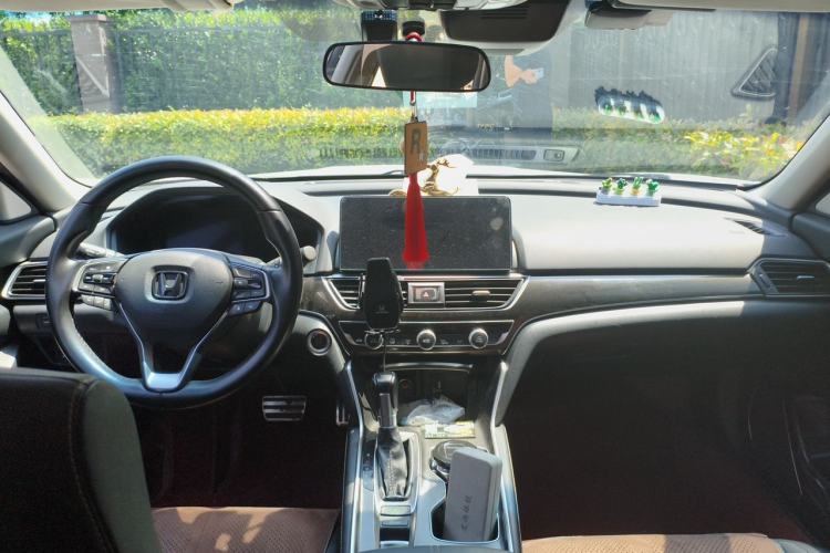 Used Honda Accord 2022 260TURBO Phantom Night · Prestige Edition Center Console