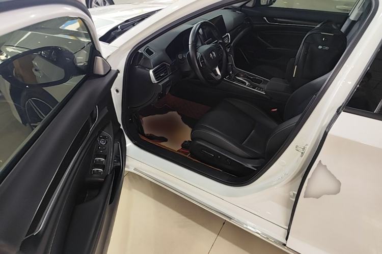 Used Honda Accord 2022 260TURBO Phantom Night · Prestige Edition Driver Seat