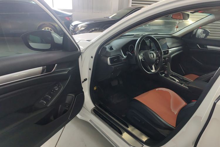 Used Honda Accord 2022 260TURBO Luxury Edition Driver Seat