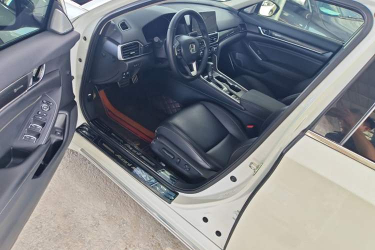 Used Honda Accord 2022 260TURBO Phantom Night · Prestige Edition Driver Seat