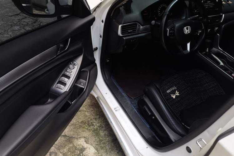 Used Honda Accord 2022 260TURBO Luxury Edition Driver Seat