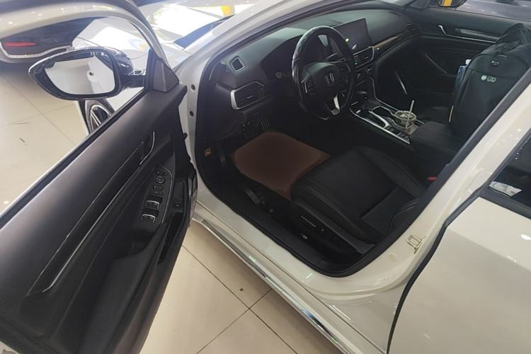 Used Honda Accord 2022 260TURBO Phantom Night · Prestige Edition Driver Seat