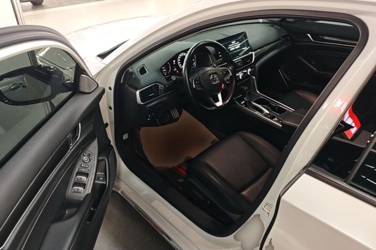Used Honda Accord 2022 260TURBO Phantom Night · Prestige Edition Driver Seat