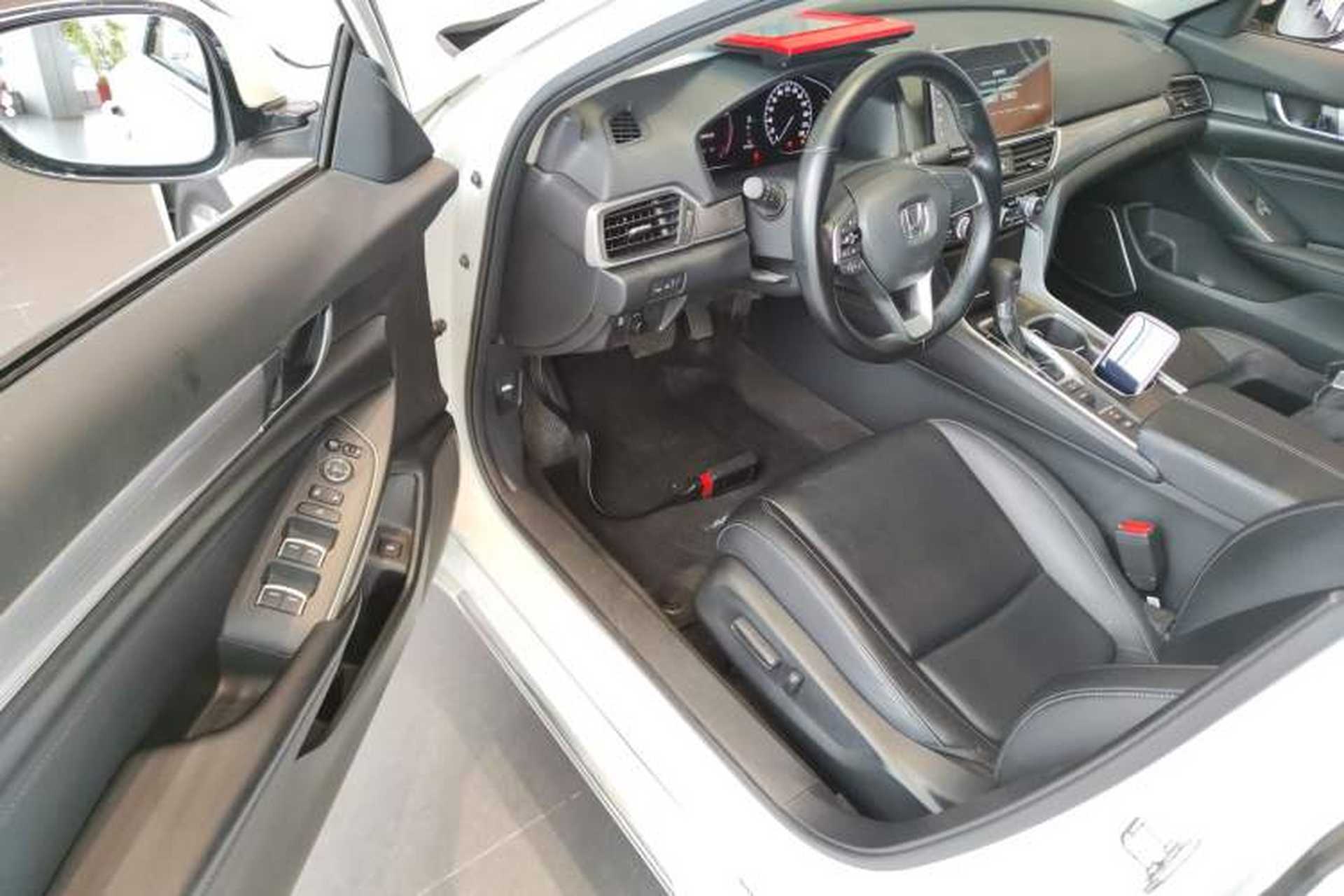 Used Honda Accord 2022 260TURBO Luxury Edition Driver Seat
