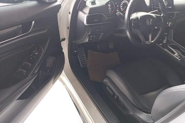 Used Honda Accord 2022 260TURBO Phantom Night · Prestige Edition Driver Seat