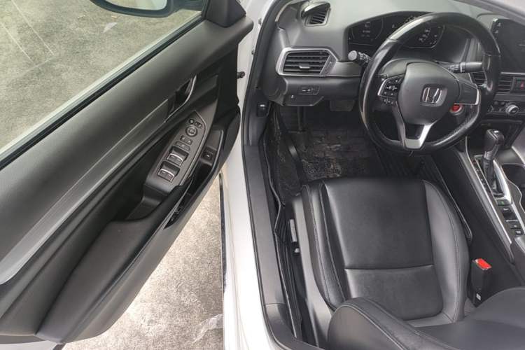 Used Honda Accord 2022 260TURBO Luxury Edition Driver Seat