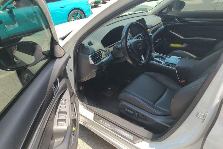 Used Honda Accord 2022 260TURBO Phantom Night · Prestige Edition Driver Seat