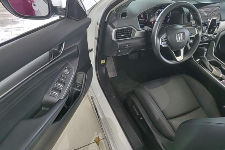 Used Honda Accord 2022 260TURBO Luxury Edition Driver Seat