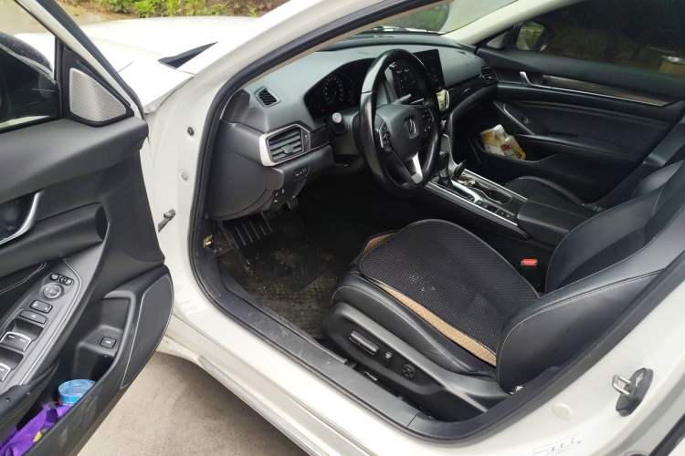 Used Honda Accord 2022 260TURBO Phantom Night · Prestige Edition Driver Seat