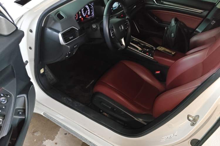 Used Honda Accord 2022 260TURBO Phantom Night · Prestige Edition Driver Seat