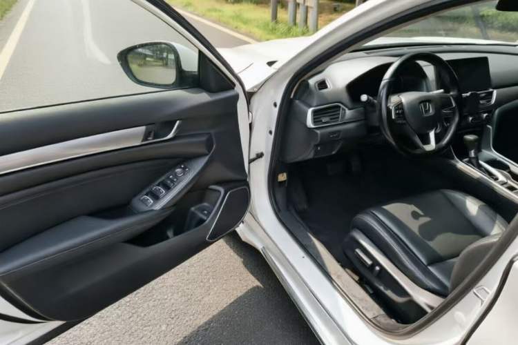 Used Honda Accord 2022 260TURBO Luxury Edition Driver Seat