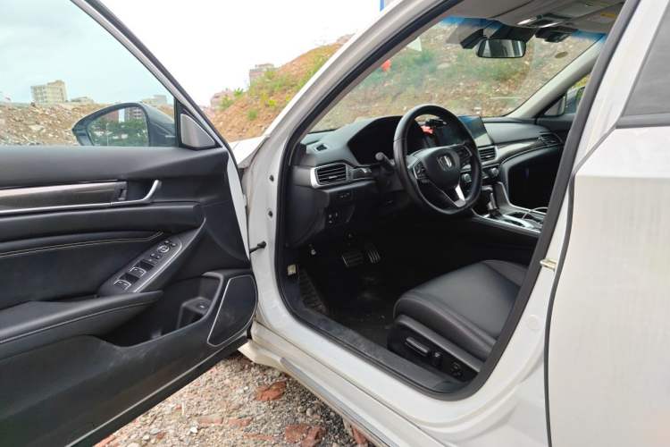 Used Honda Accord 2022 260TURBO Phantom Night · Prestige Edition Driver Seat