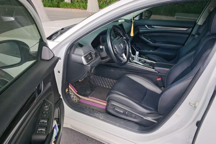 Used Honda Accord 2022 260TURBO Phantom Night · Prestige Edition Driver Seat