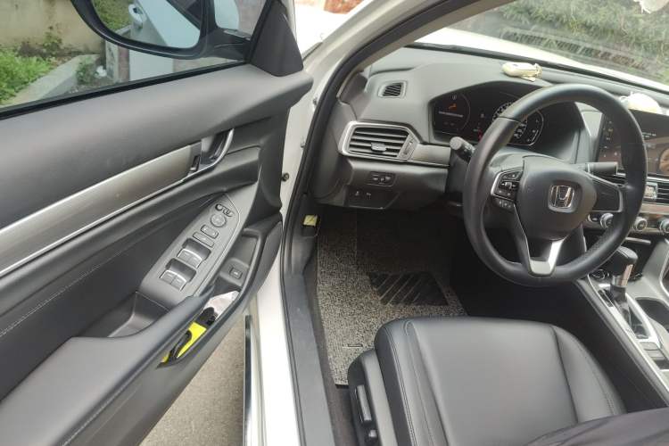 Used Honda Accord 2022 260TURBO Luxury Edition Driver Seat