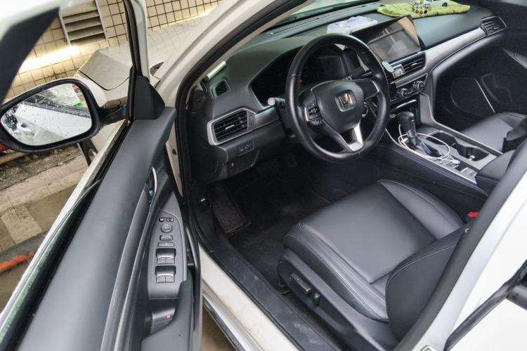 Used Honda Accord 2022 260TURBO Luxury Edition Driver Seat