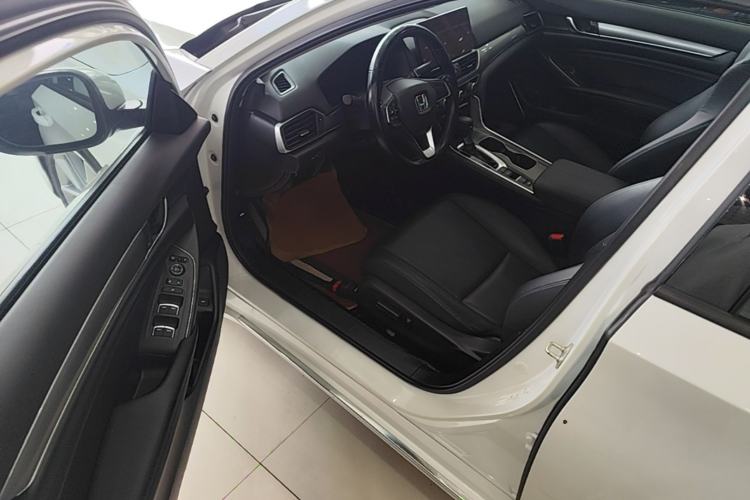 Used Honda Accord 2022 260TURBO Luxury Edition Driver Seat