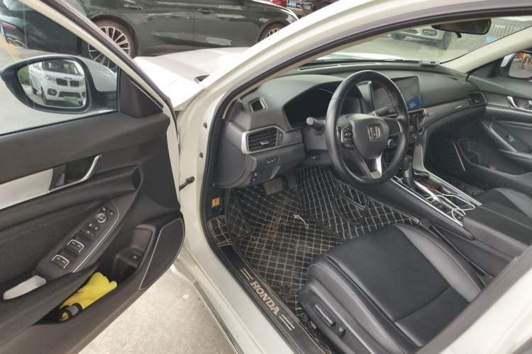 Used Honda Accord 2022 260TURBO Luxury Edition Driver Seat