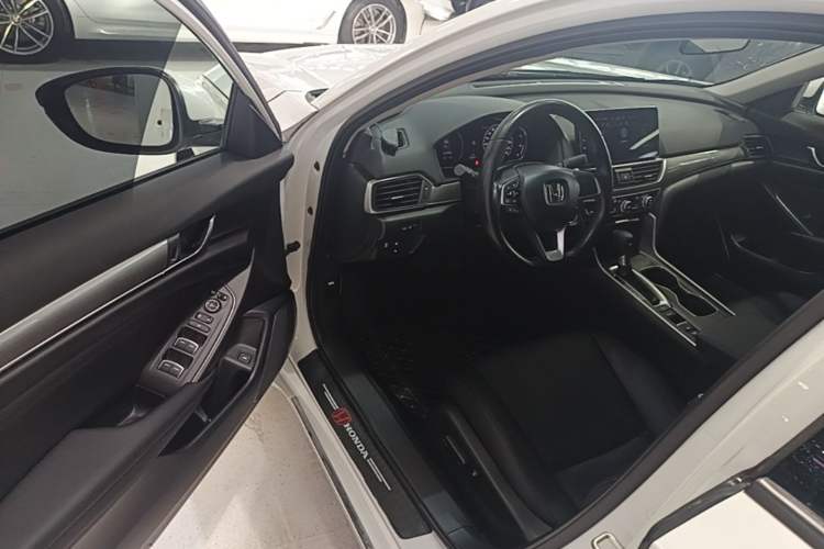 Used Honda Accord 2022 260TURBO Luxury Edition Driver Seat
