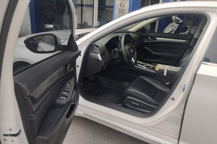 Used Honda Accord 2022 260TURBO Luxury Edition Driver Seat
