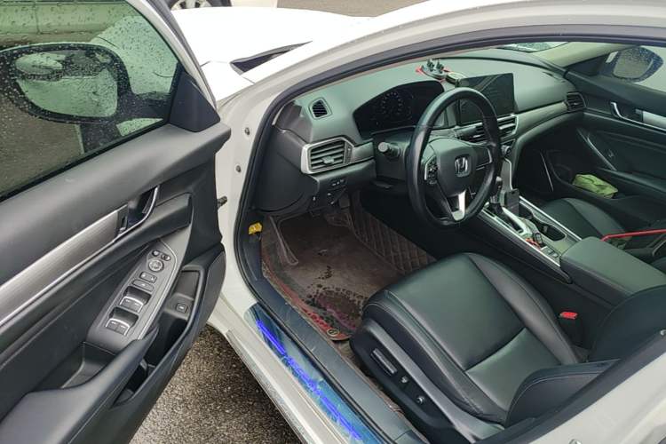 Used Honda Accord 2022 260TURBO Luxury Edition Driver Seat