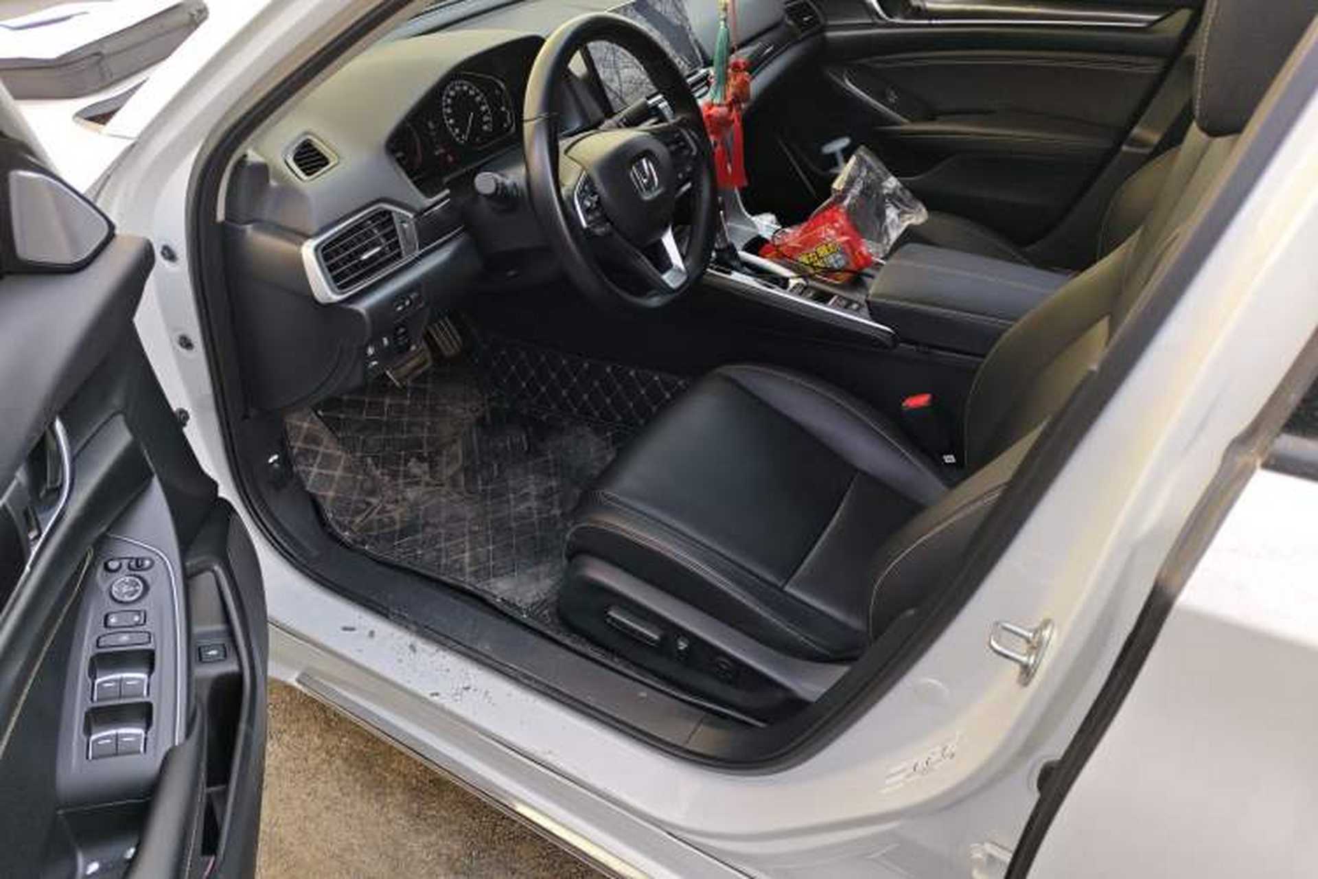 Used Honda Accord 2022 260TURBO Phantom Night · Prestige Edition Driver Seat