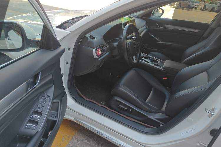 Used Honda Accord 2022 260TURBO Luxury Edition Driver Seat
