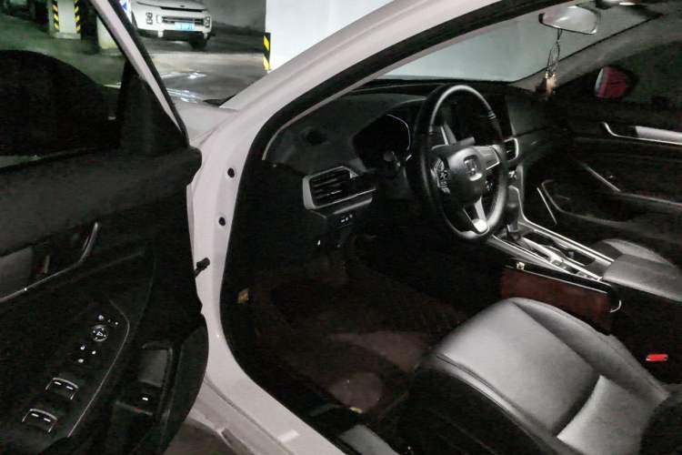 Used Honda Accord 2022 260TURBO Luxury Edition Driver Seat
