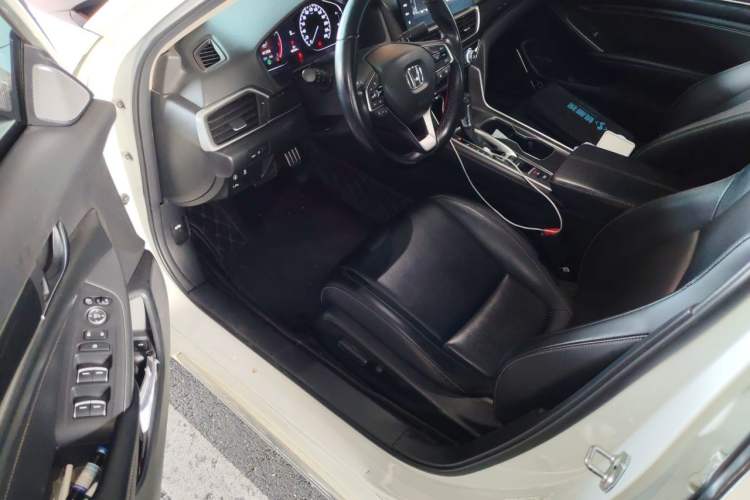 Used Honda Accord 2022 260TURBO Phantom Night · Prestige Edition Driver Seat