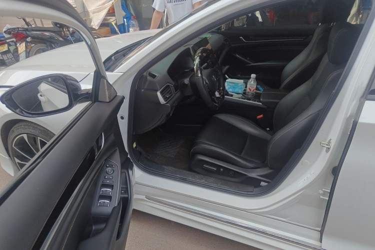 Used Honda Accord 2022 260TURBO Phantom Night · Prestige Edition Driver Seat