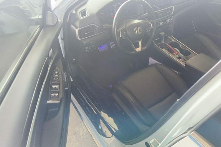 Used Honda Accord 2022 260TURBO Phantom Night · Prestige Edition Driver Seat