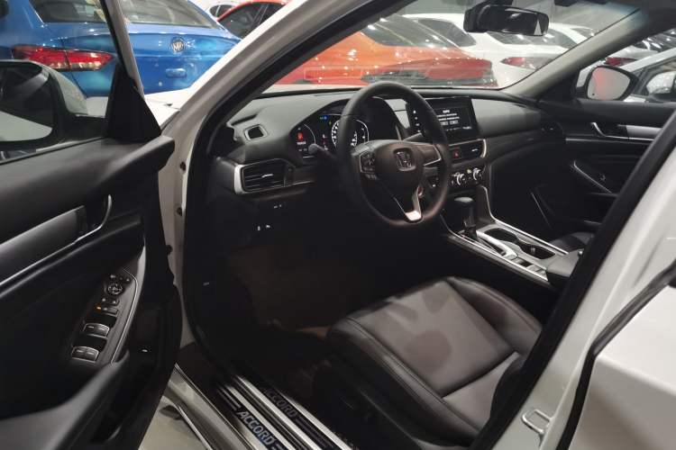 Used Honda Accord 2022 260TURBO Luxury Edition Driver Seat