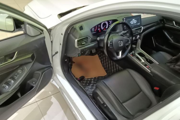Used Honda Accord 2022 260TURBO Phantom Night · Prestige Edition Driver Seat