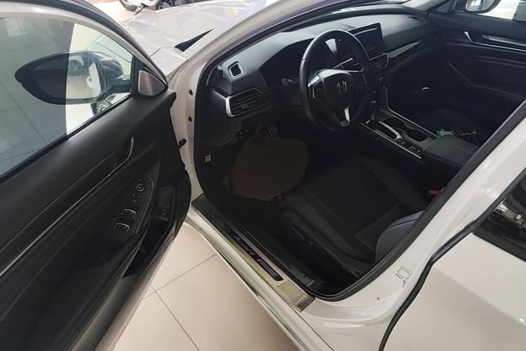Used Honda Accord 2022 260TURBO Phantom Night · Prestige Edition Driver Seat