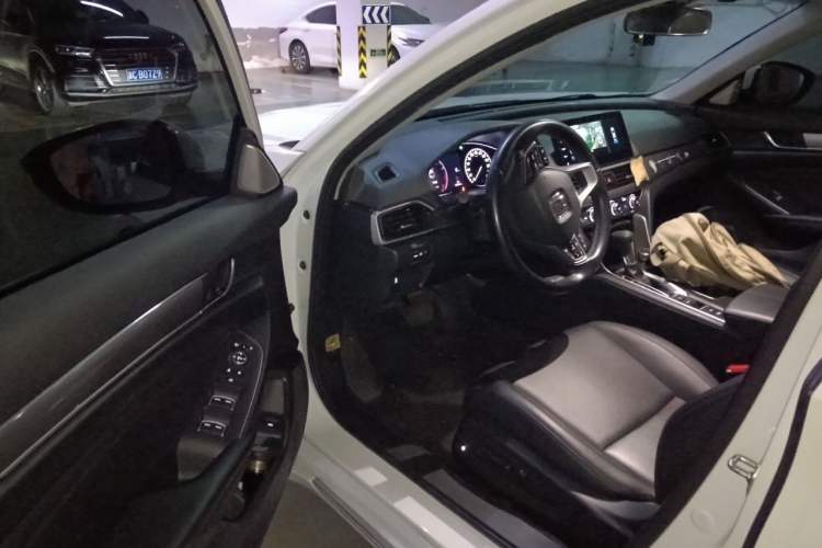 Used Honda Accord 2022 260TURBO Luxury Edition Driver Seat
