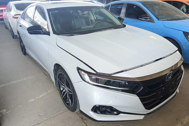 Used Honda Accord 2022 260TURBO Phantom Night · Prestige Edition Front Right 45 Deg