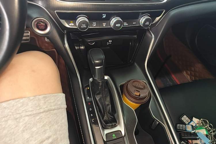 Used Honda Accord 2022 260TURBO Phantom Night · Prestige Edition Gear Lever