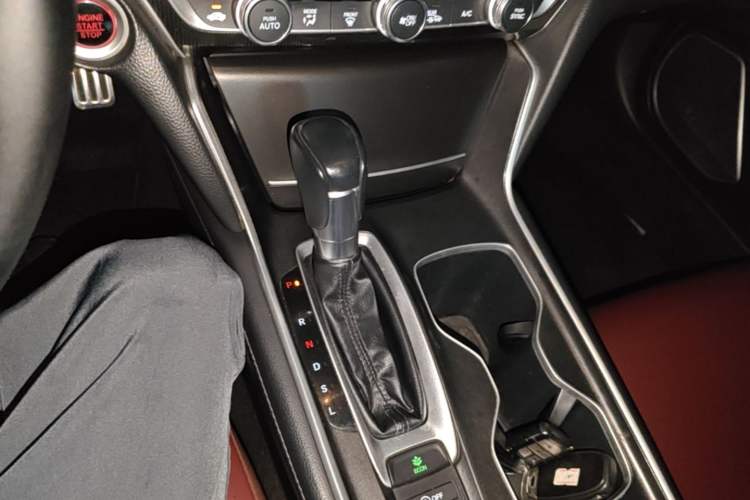 Used Honda Accord 2022 260TURBO Phantom Night · Prestige Edition Gear Lever