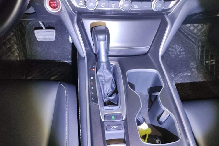 Used Honda Accord 2022 260TURBO Phantom Night · Prestige Edition Gear Lever