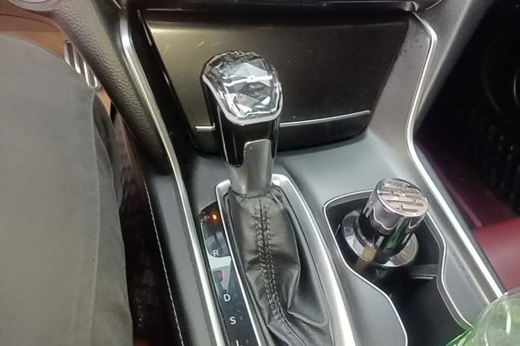Used Honda Accord 2022 260TURBO Phantom Night · Prestige Edition Gear Lever